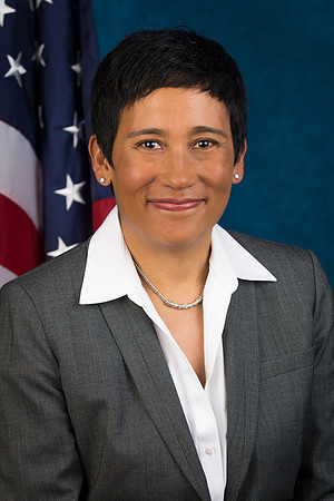 Robin_Ross_Headshots_Med-Res-4
